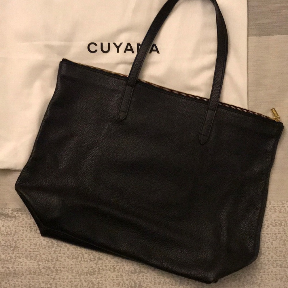 Cuyana Classic Leather Zipper Tote Black